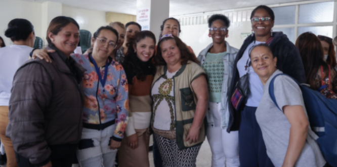 Entrega de incentivos alimentarios a mujeres gestoras de convivencia en Tunjuelito
