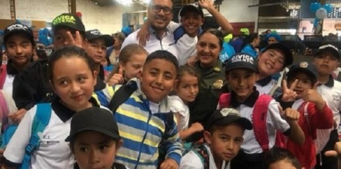 Trabajamos Por La Seguridad De Nuestros Colegios Trabajamos Por La Seguridad De Nuestros Colegios